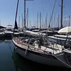  Botel Bateau A Quai St Raphael, 4 Couchages , Voilier Etap 28i